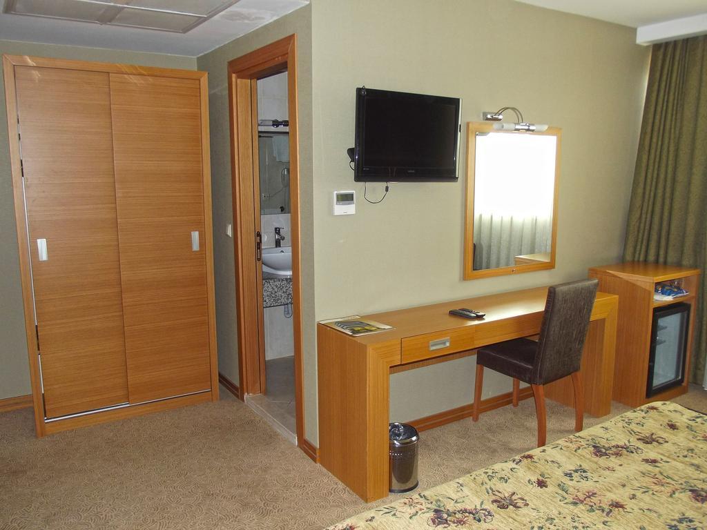Pinar Elite Hotel أضنه الغرفة الصورة