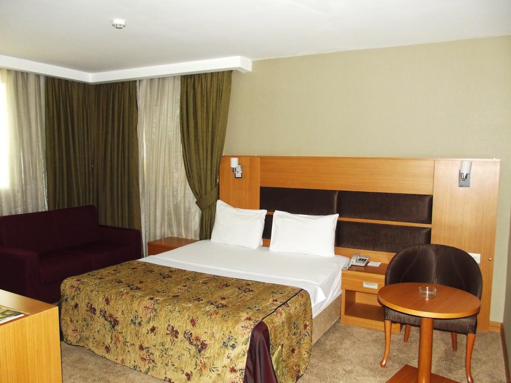 Pinar Elite Hotel أضنه الغرفة الصورة