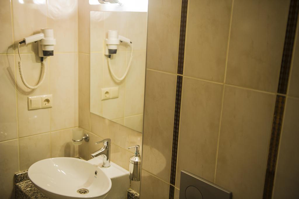 Pinar Elite Hotel أضنه الغرفة الصورة
