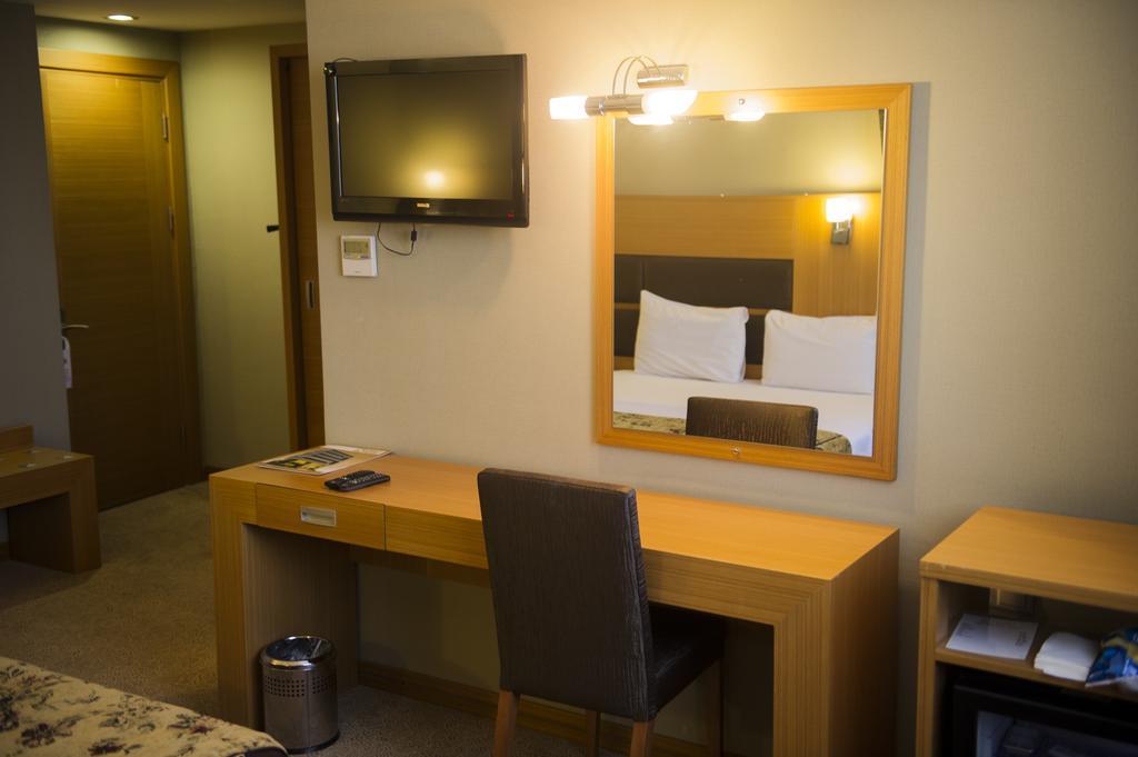 Pinar Elite Hotel أضنه الغرفة الصورة