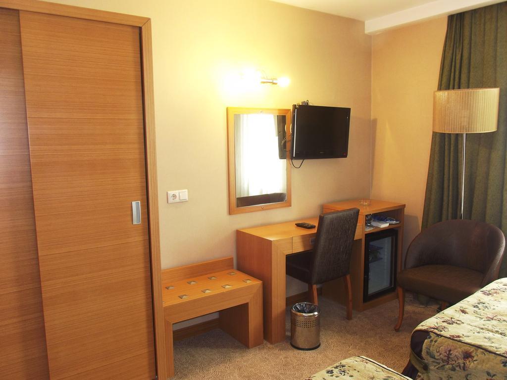 Pinar Elite Hotel أضنه الغرفة الصورة